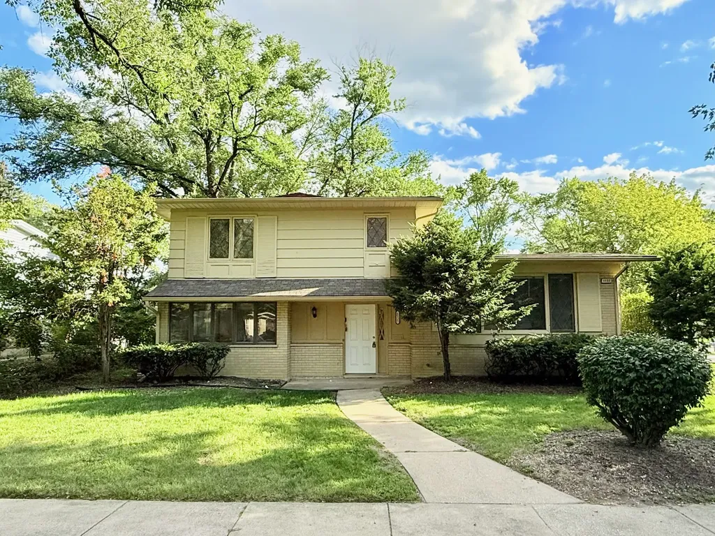 1122 West Iowa Street Glenwood IL 60425
