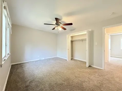 1122 West Iowa Street Glenwood IL 60425