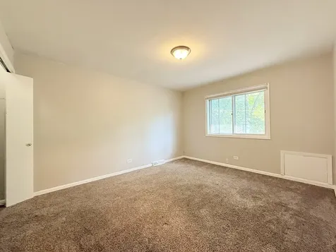 1122 West Iowa Street Glenwood IL 60425