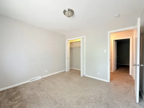 1122 West Iowa Street Glenwood IL 60425