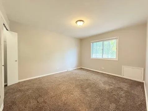 1122 West Iowa Street Glenwood IL 60425