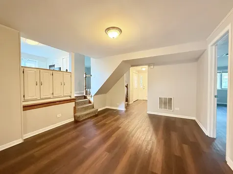 1122 West Iowa Street Glenwood IL 60425