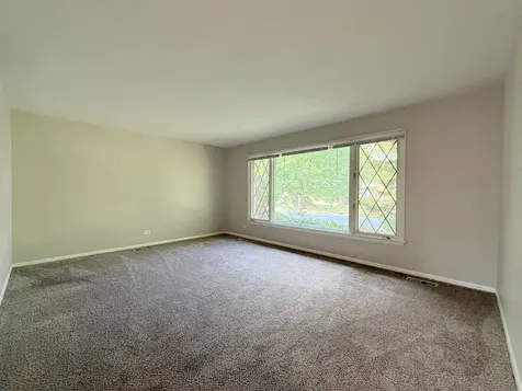 1122 West Iowa Street Glenwood IL 60425