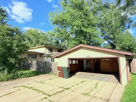 1122 West Iowa Street Glenwood IL 60425