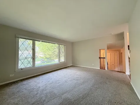 1122 West Iowa Street Glenwood IL 60425