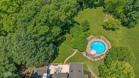 71 Long Grove Road Yorkville IL 60560