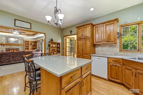 71 Long Grove Road Yorkville IL 60560