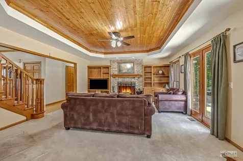 71 Long Grove Road Yorkville IL 60560