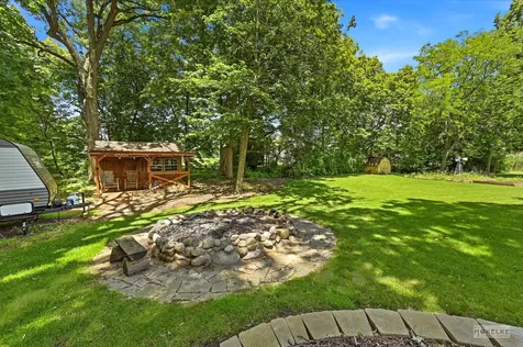 71 Long Grove Road Yorkville IL 60560