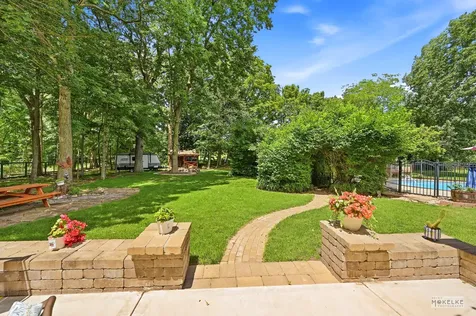 71 Long Grove Road Yorkville IL 60560