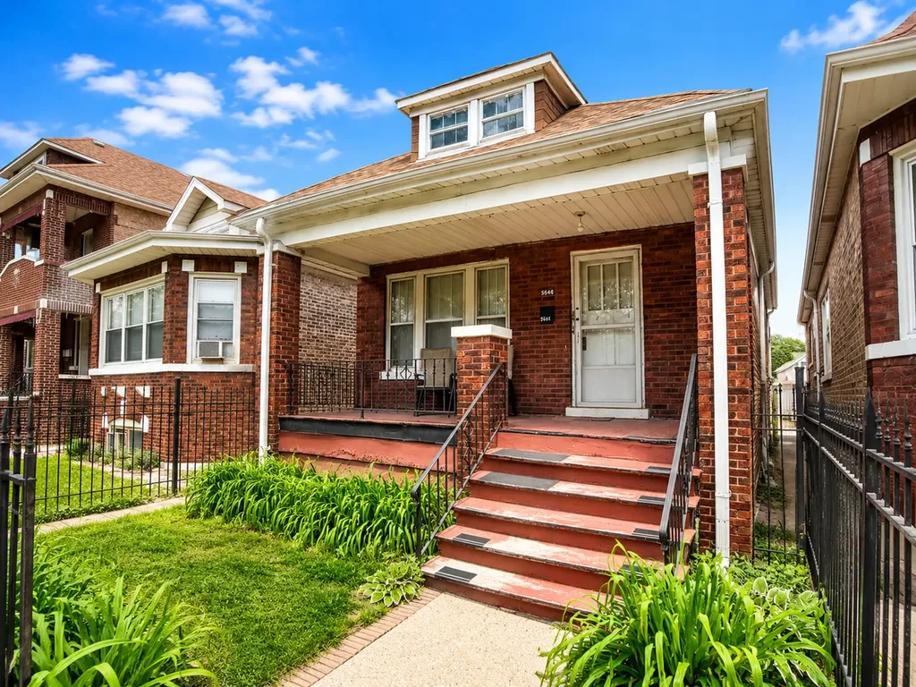 5648 South Sawyer Avenue Chicago IL 60629