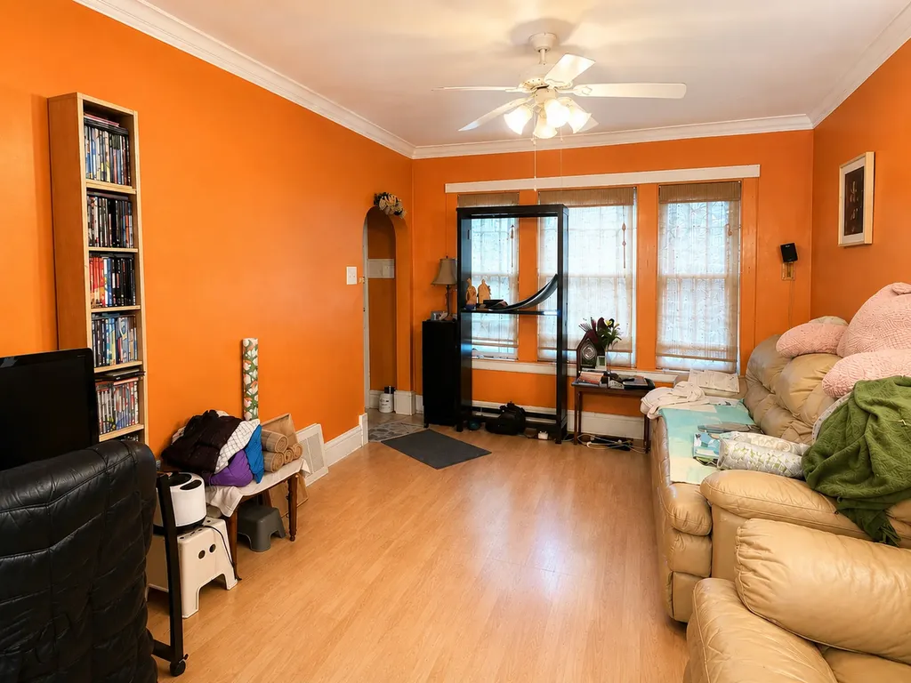5648 South Sawyer Avenue Chicago IL 60629
