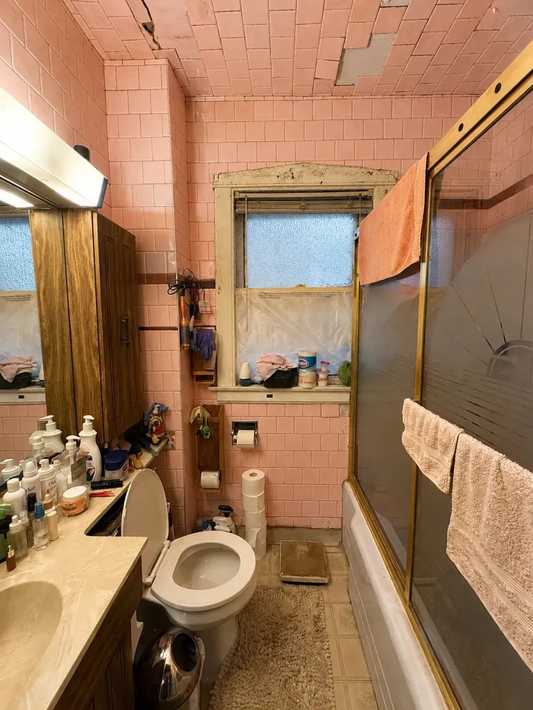 5648 South Sawyer Avenue Chicago IL 60629