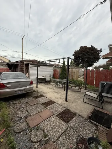 5648 South Sawyer Avenue Chicago IL 60629