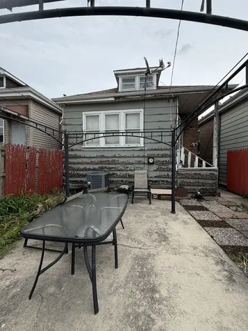 5648 South Sawyer Avenue Chicago IL 60629