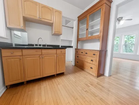 1302 West Rosemont Avenue Chicago IL 60660