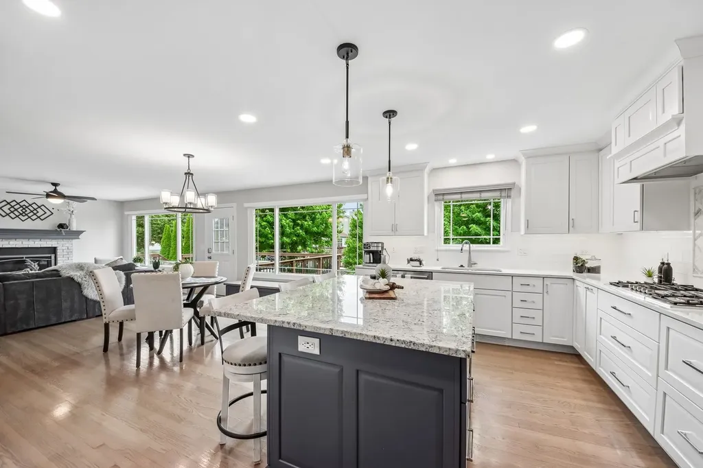 2214 Keim Drive Aurora IL 60503