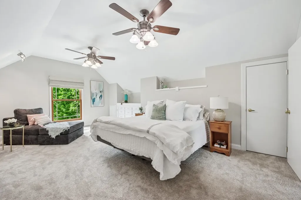 2214 Keim Drive Aurora IL 60503