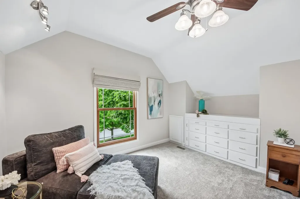 2214 Keim Drive Aurora IL 60503