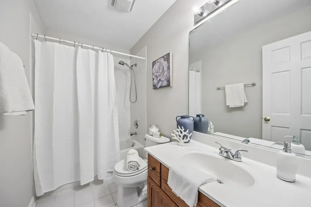 2214 Keim Drive Aurora IL 60503