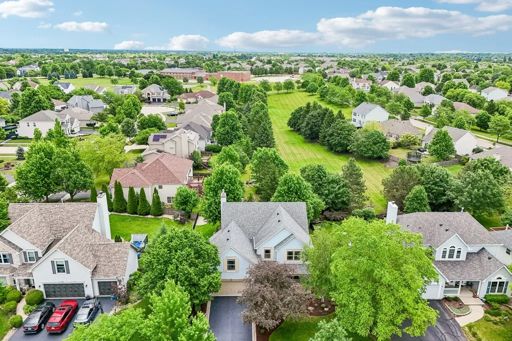 2214 Keim Drive Aurora IL 60503