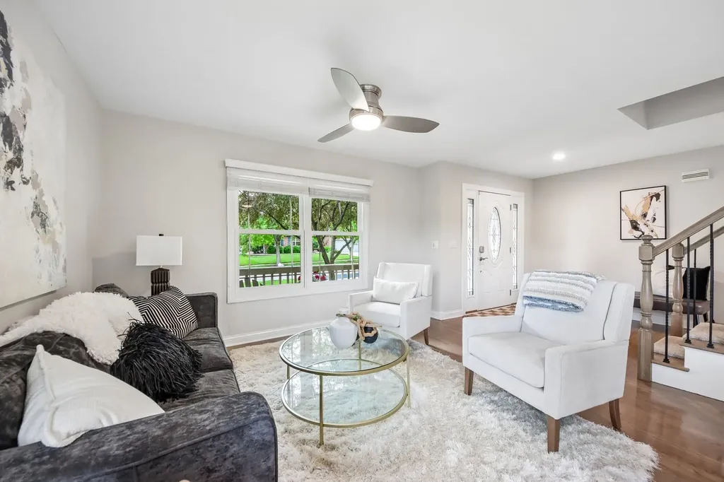 2214 Keim Drive Aurora IL 60503