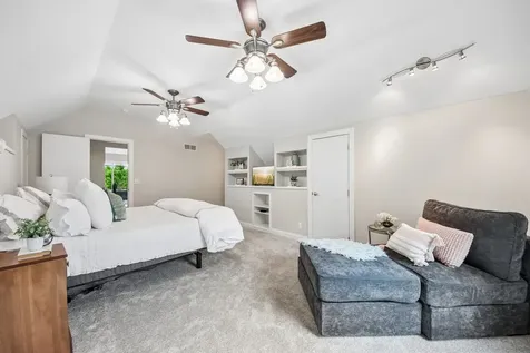 2214 Keim Drive Aurora IL 60503