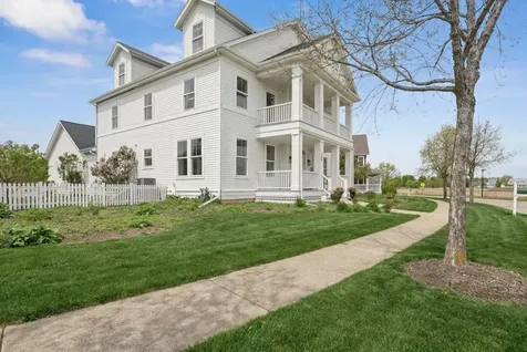 860 Blazing Star Road Grayslake IL 60030