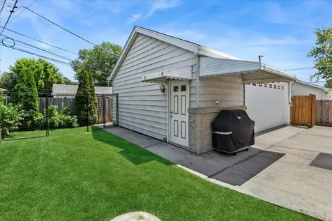 1483 Orchard Street Des Plaines IL 60018