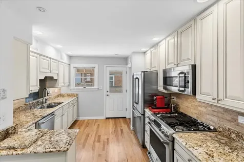 1483 Orchard Street Des Plaines IL 60018