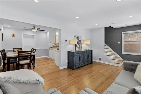 1483 Orchard Street Des Plaines IL 60018