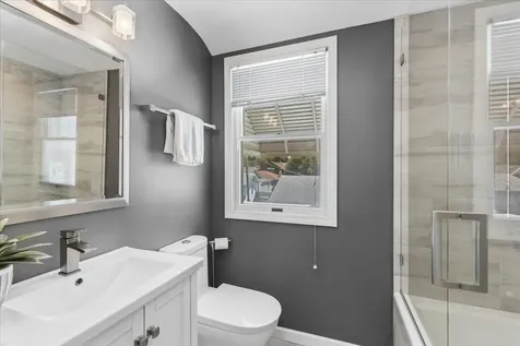 1483 Orchard Street Des Plaines IL 60018