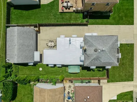 1483 Orchard Street Des Plaines IL 60018
