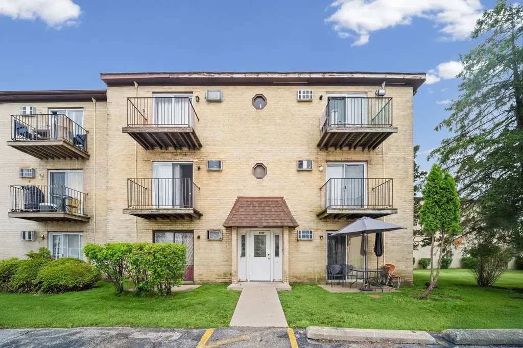 2429 Crystal Lane Arlington Heights IL 60004