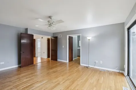105 West Dover Drive Mount Prospect IL 60056