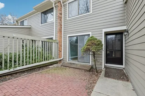 105 West Dover Drive Mount Prospect IL 60056