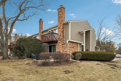 105 West Dover Drive Mount Prospect IL 60056