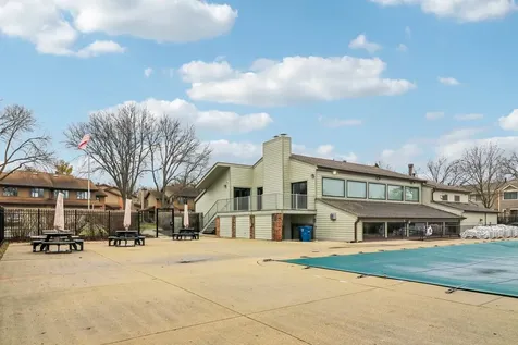 105 West Dover Drive Mount Prospect IL 60056