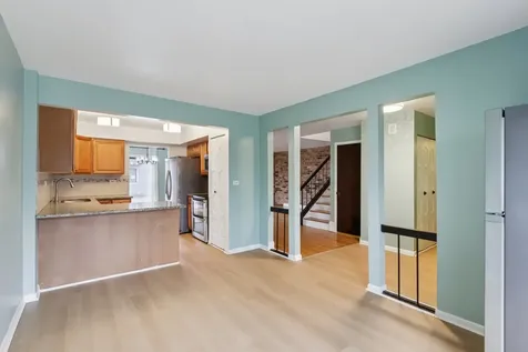 105 West Dover Drive Mount Prospect IL 60056