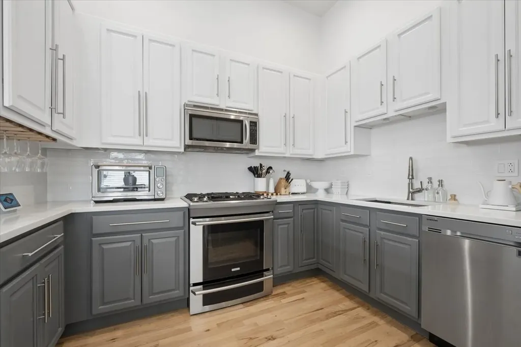 3011 North Ashland Avenue Chicago IL 60657