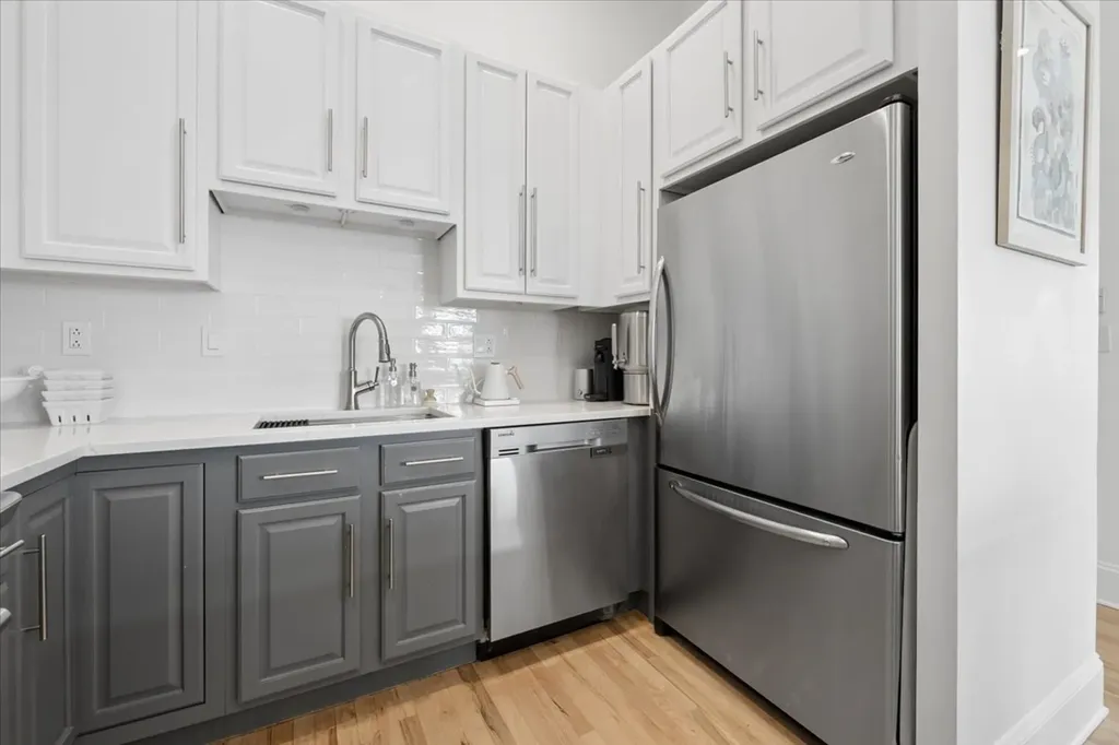 3011 North Ashland Avenue Chicago IL 60657