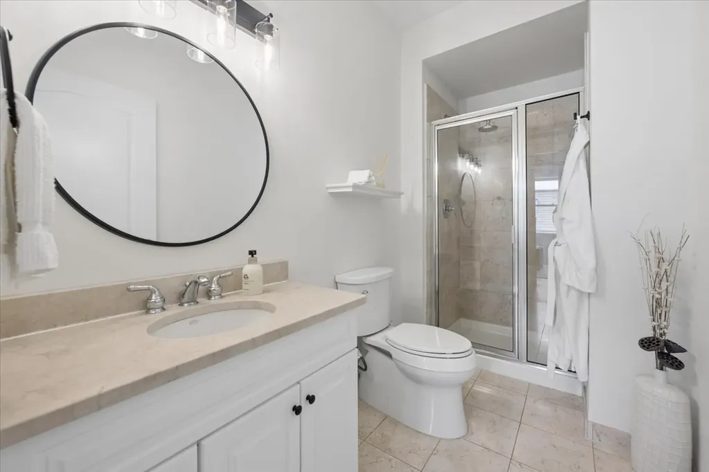3011 North Ashland Avenue Chicago IL 60657