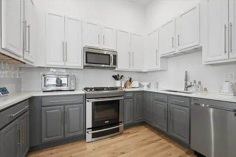 3011 North Ashland Avenue Chicago IL 60657