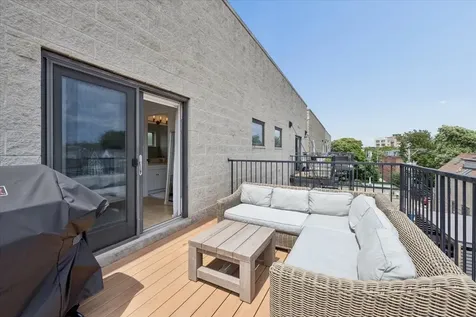 3011 North Ashland Avenue Chicago IL 60657