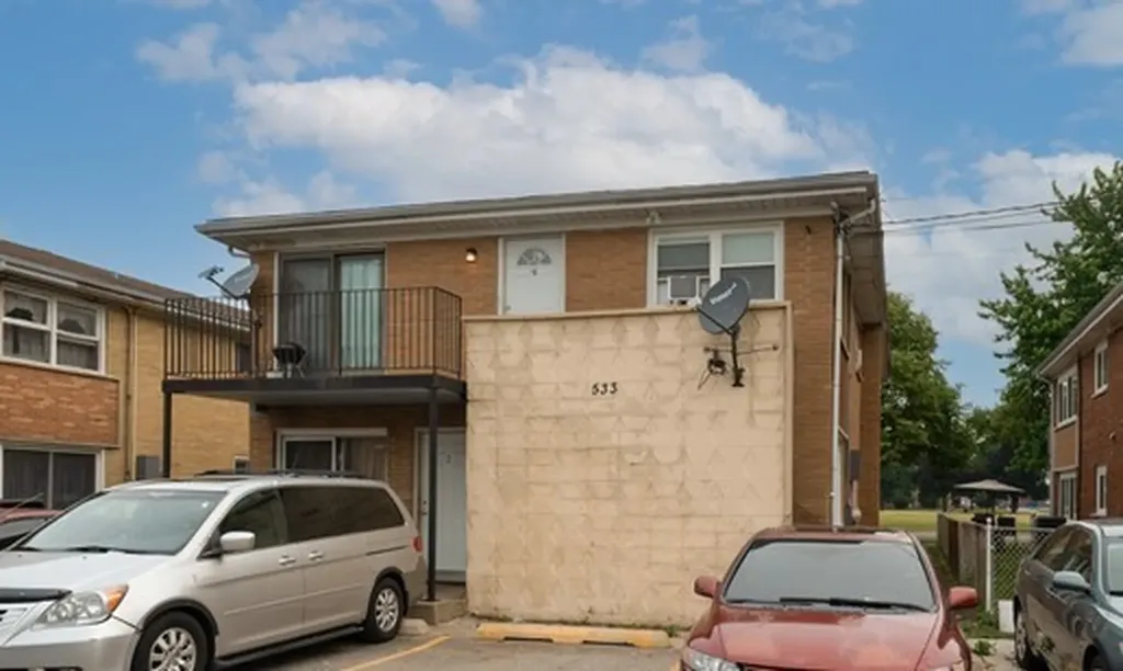 533 Green Oaks Court Addison IL 60101