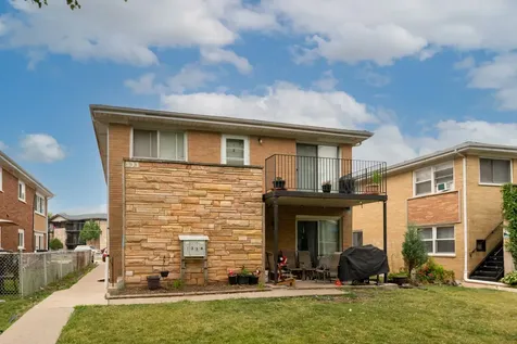 533 Green Oaks Court Addison IL 60101
