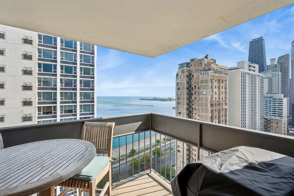 1313 North Ritchie Court Chicago IL 60610