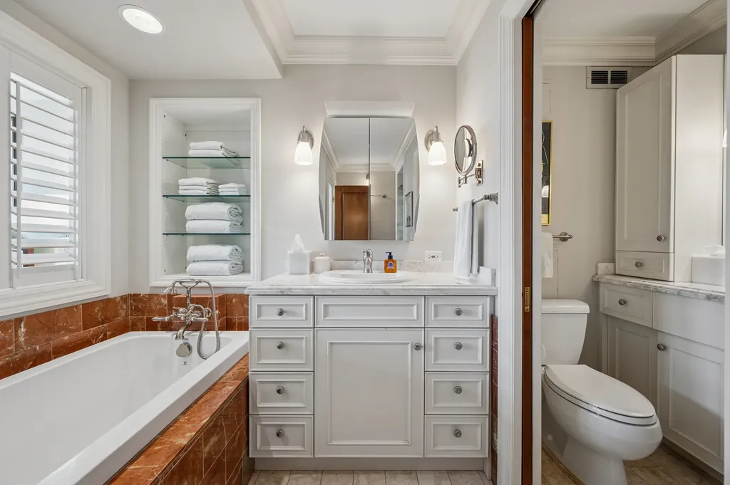 1313 North Ritchie Court Chicago IL 60610