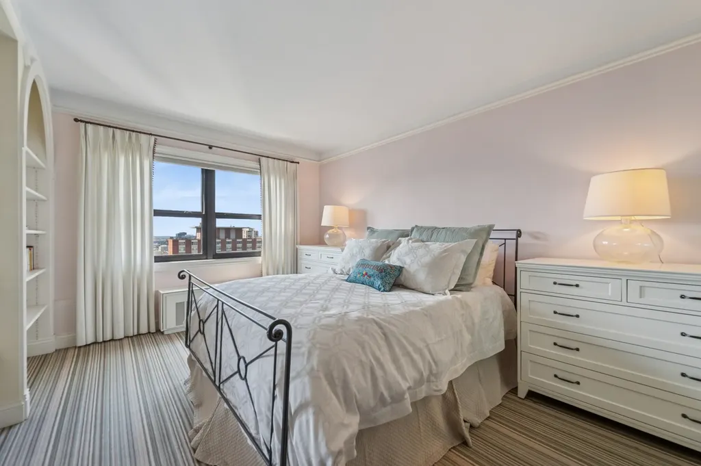 1313 North Ritchie Court Chicago IL 60610