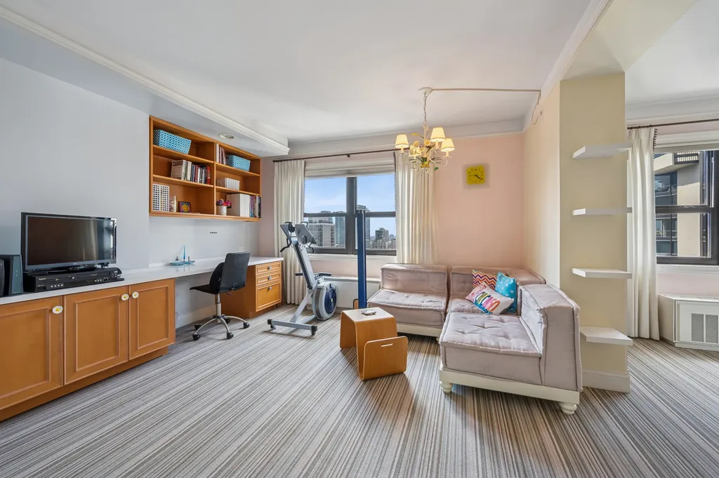 1313 North Ritchie Court Chicago IL 60610